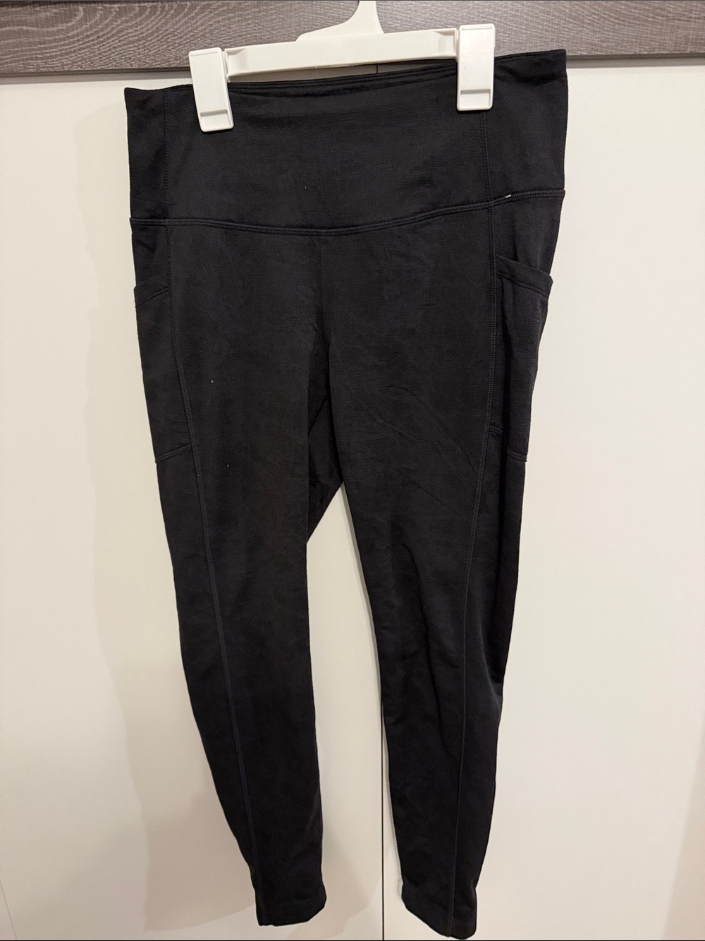Mondetta Black High-Rise Performance Leggings with Side Pockets